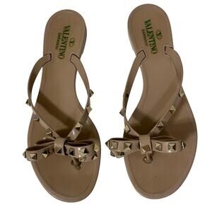 Valentino Garavani Taupe Flip Flop Sandals Rockstud Bow Refurbished